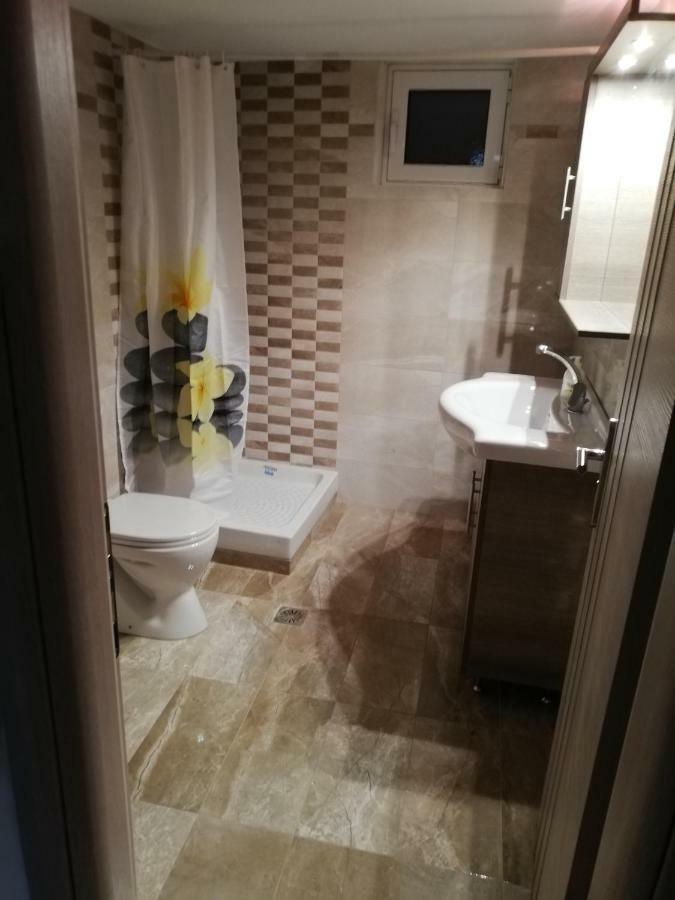 Iremia Rooms Адамас Экстерьер фото